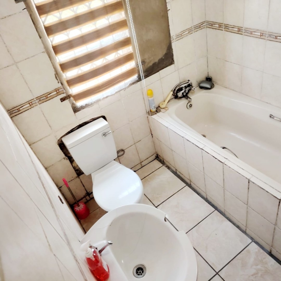 4 Bedroom Property for Sale in Mdantsane Nu 10 Eastern Cape